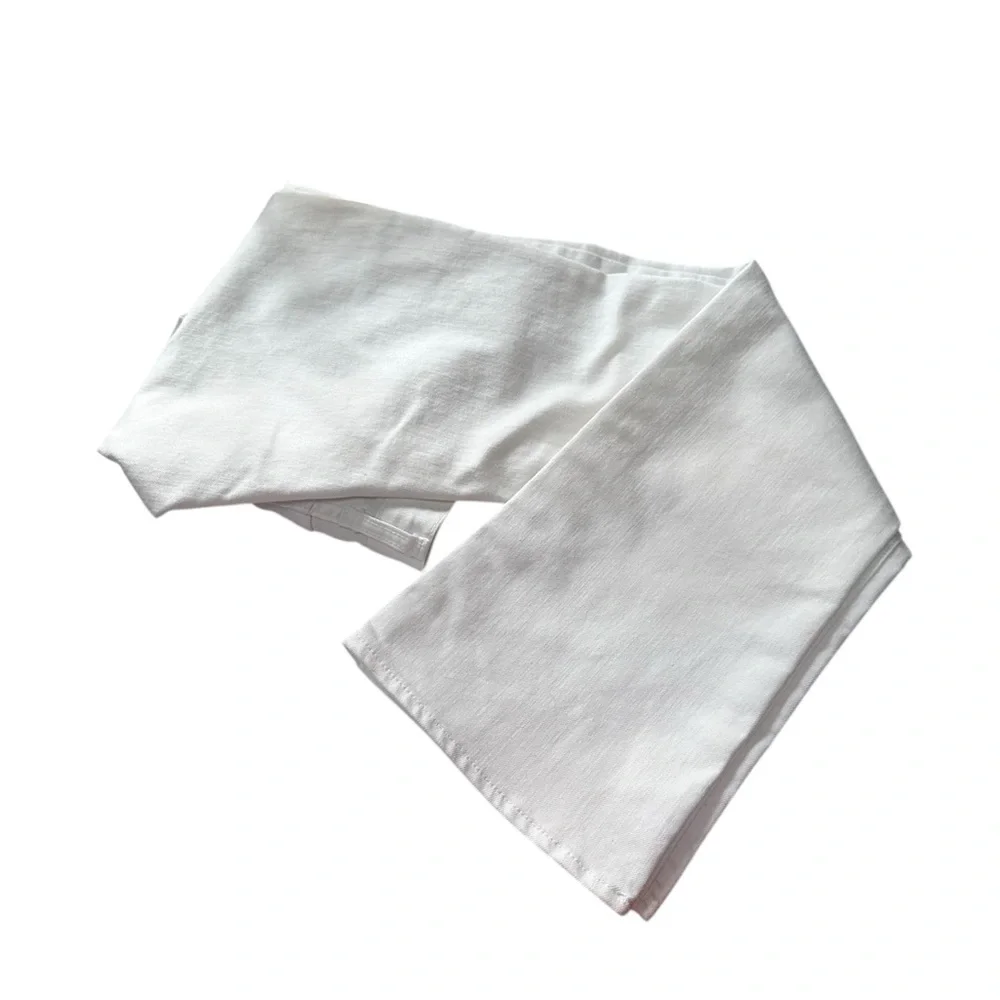 Old Navy White ‘Diva’ Denim Jeans.